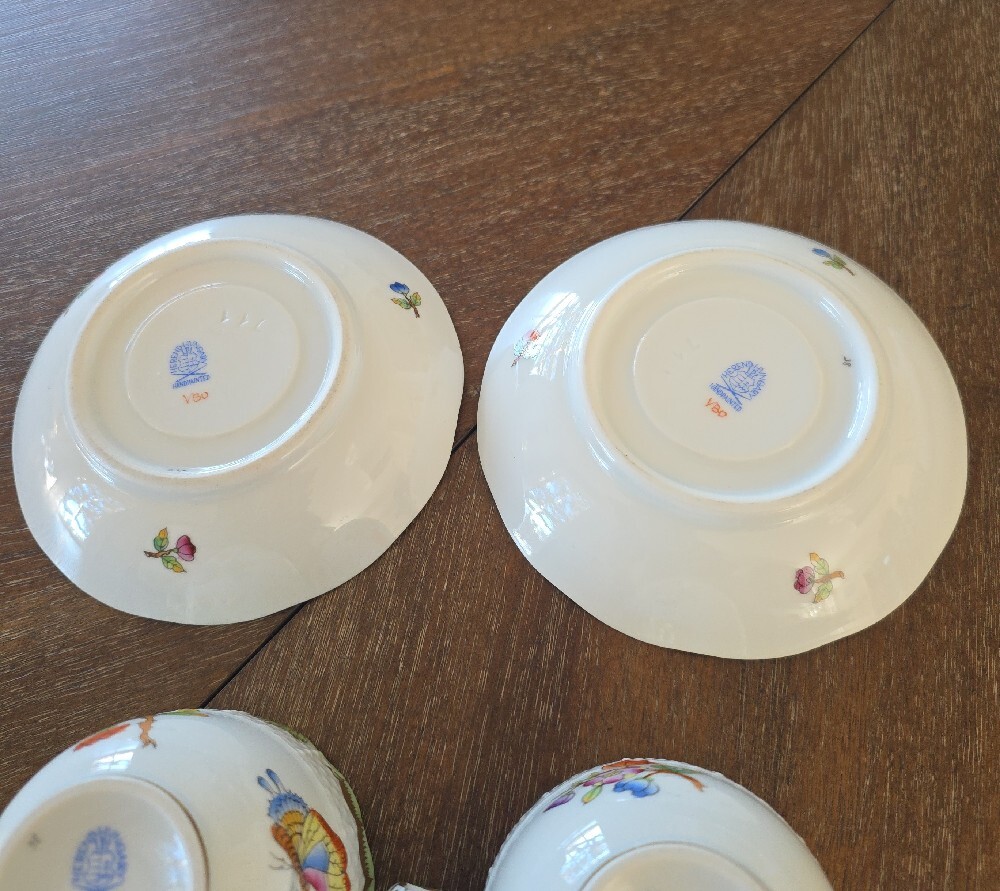 2 HEREND Fine China Demitasse Queen Victoria Teacup and Saucer - Picture 12 of 15
